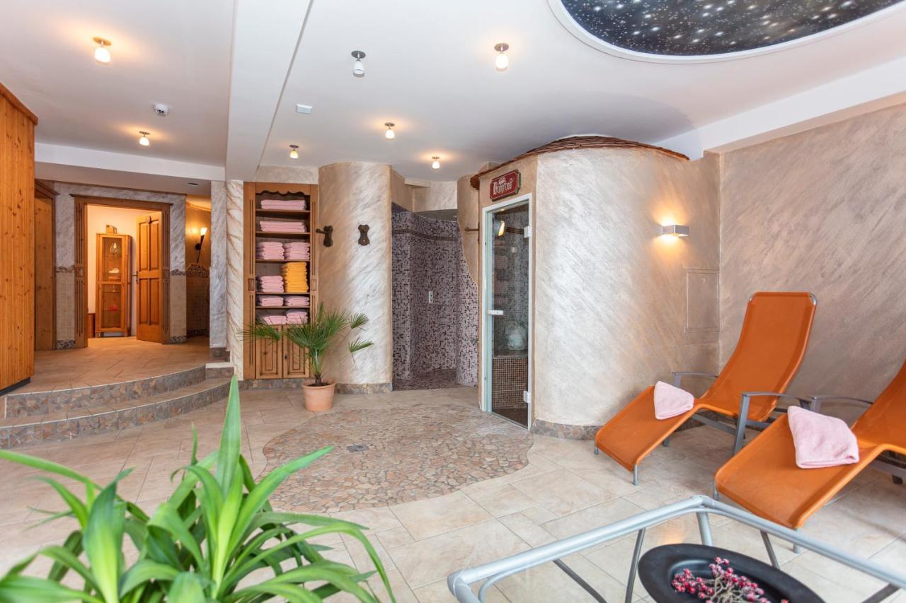 Klawunn Hotel & Apartement Kaprun Exteriör bild